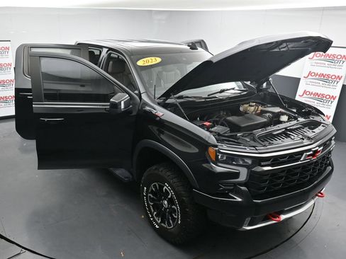 Used 2023 Chevrolet Silverado 1500 ZR2 w/ Technology Package image 36