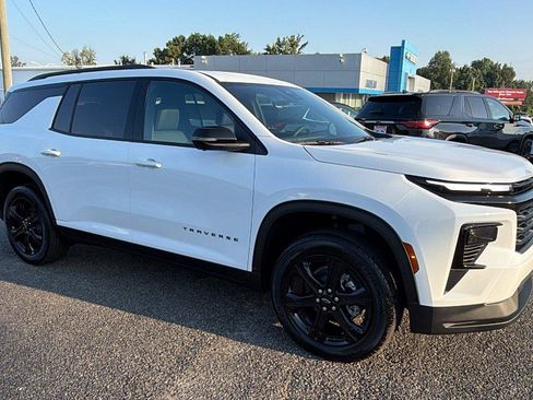 New 2027 Chevrolet Traverse LT w/ Midnight/Sport Edition FWD image 6