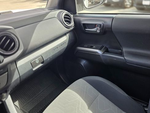 Used 2022 Toyota Tacoma TRD Off-Road w/ Technology Package image 43