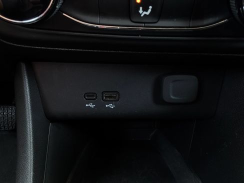 Used 2025 Buick Encore GX Preferred FWD image 23