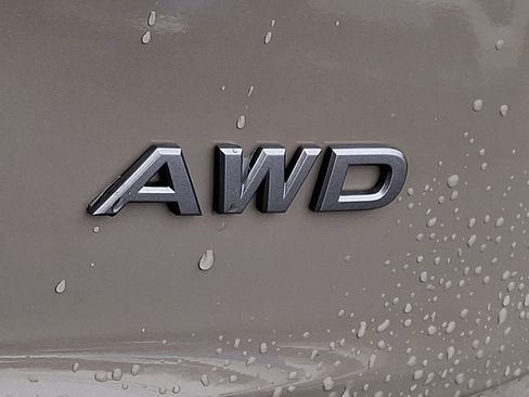 Used 2025 Nissan Rogue SV image 30