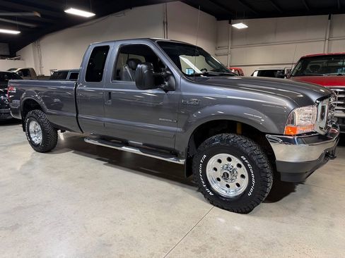 Used 2003 Ford F250 XLT AWD/4WD image 1