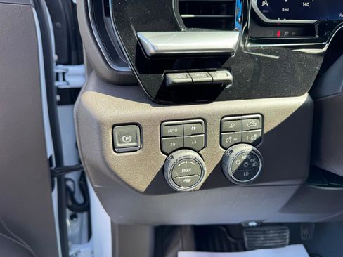 New 2026 Chevrolet Silverado 1500 LTZ w/ LTZ Premium Package AWD/4WD image 28