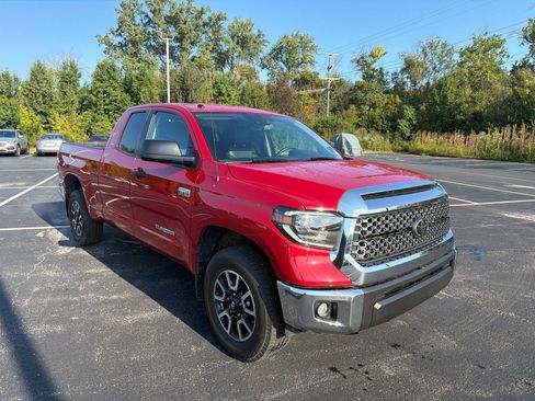 Used 2019 Toyota Tundra SR5 w/ TRD Off Road Package AWD/4WD image 11