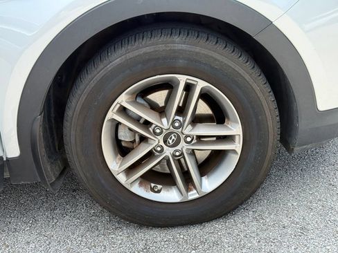 Used 2018 Hyundai Santa Fe Sport w/ 2.4L Value Package 02 FWD image 42