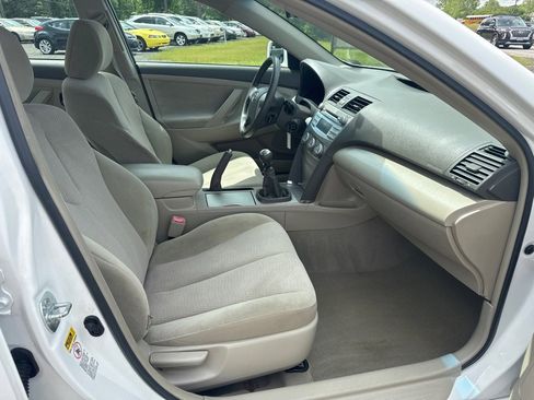 Used 2010 Toyota Camry image 17