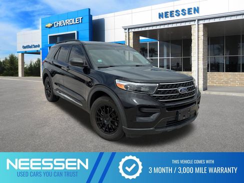 Used 2022 Ford Explorer XLT RWD image 1