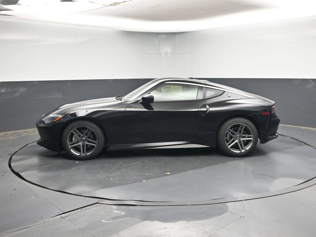 Used 2027 Nissan Z Sport RWD image 2