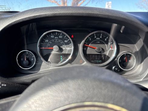 Used 2015 Jeep Wrangler Unlimited Sahara w/ Connectivity Group image 18