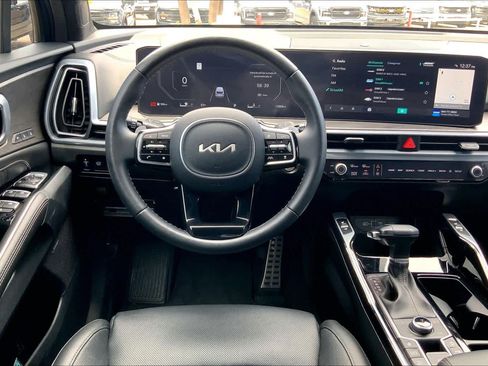 Certified 2024 Kia Sorento SX Prestige AWD/4WD image 5