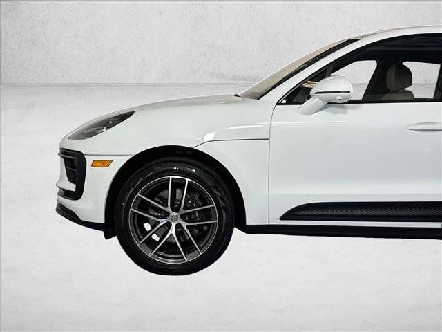 Certified 2026 Porsche Macan AWD/4WD image 28