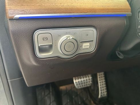 Used 2023 Mercedes-Benz GLS 450 4MATIC image 48