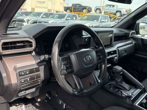 Used 2024 Toyota Tacoma SR5 AWD/4WD image 10