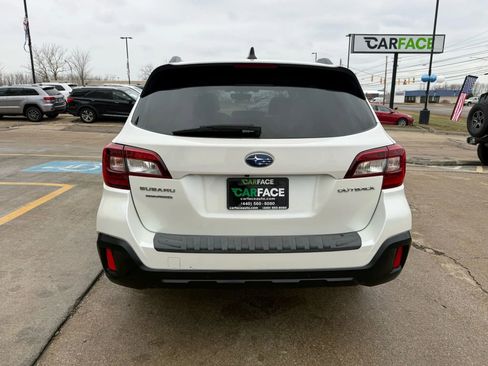 Used 2019 Subaru Outback 2.5i Touring image 11
