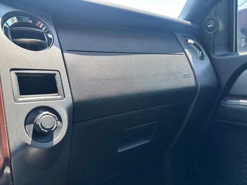 Used 2017 Ford Expedition Platinum RWD image 27