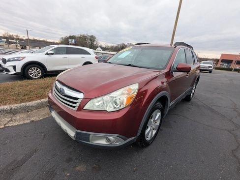 Used 2011 Subaru Outback 2.5i Limited w/ PWR Moonroof Pkg image 3