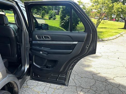 Used 2017 Ford Explorer Sport AWD/4WD image 29