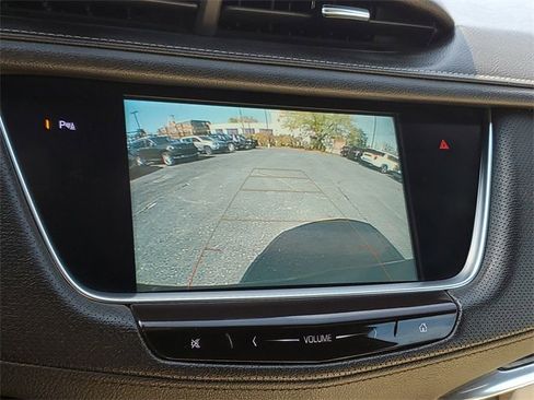 Used 2018 Cadillac XT5 FWD image 19