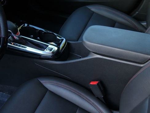 Used 2025 Chevrolet Trax RS image 26