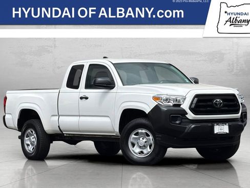 Used 2020 Toyota Tacoma SR RWD image 1