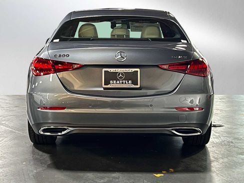 Used 2025 Mercedes-Benz C 300 4MATIC Sedan image 4