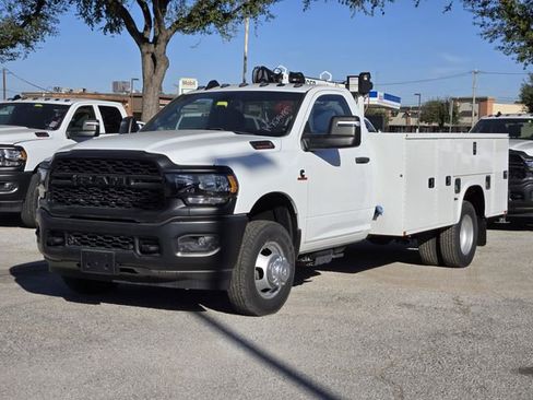 New 2023 RAM 3500 Tradesman image 3