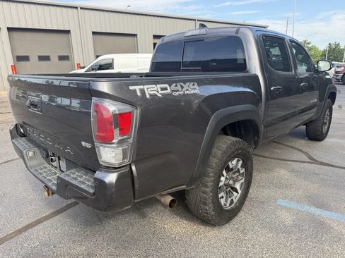 Used 2020 Toyota Tacoma TRD Off-Road w/ Technology Package AWD/4WD image 5