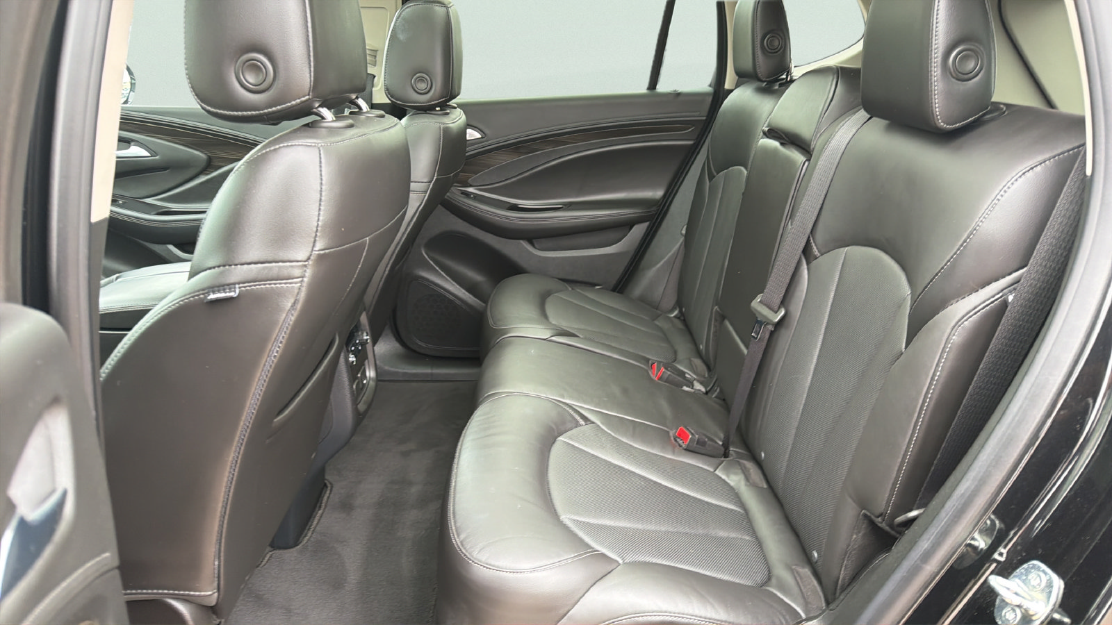 Used 2019 Buick Envision Essence FWD image 22