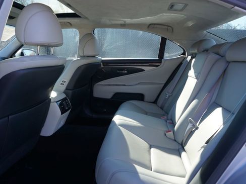 Used 2016 Lexus LS 460 L image 12