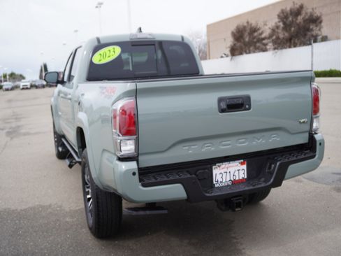 Used 2023 Toyota Tacoma TRD Sport w/ Advanced Technology Package image 10