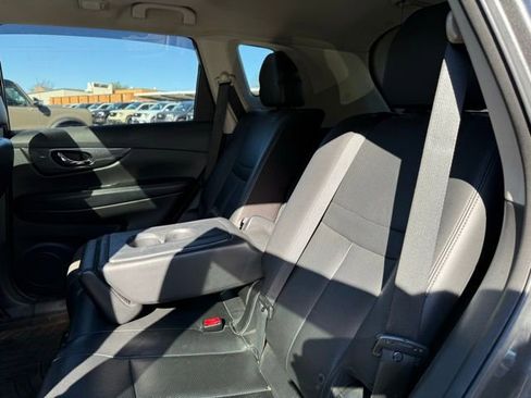 Used 2015 Nissan Rogue SL w/ SL Premium Package image 10