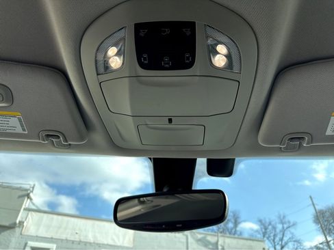 Used 2017 Chrysler Pacifica Touring-L Plus image 26