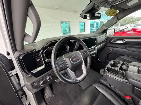 Used 2025 GMC Sierra 1500 SLT image 14