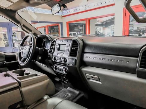 Used 2018 Ford F250 XL w/ Power Equipment Group AWD/4WD image 13