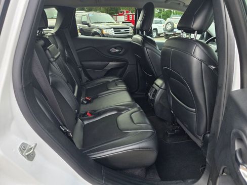 Used 2019 Jeep Cherokee Latitude Plus image 21