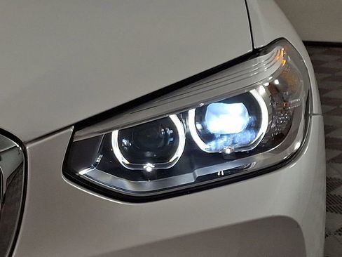Used 2018 BMW X3 xDrive30i AWD/4WD image 12