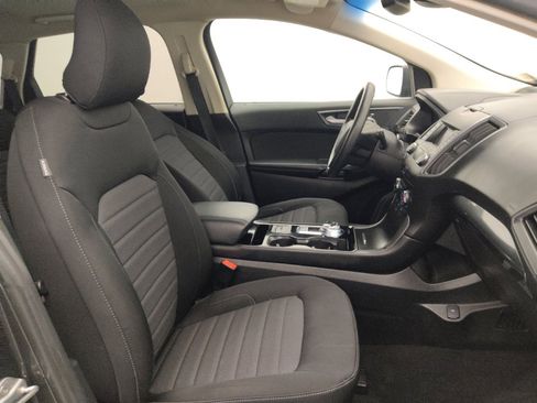 Used 2019 Ford Edge SE FWD image 21