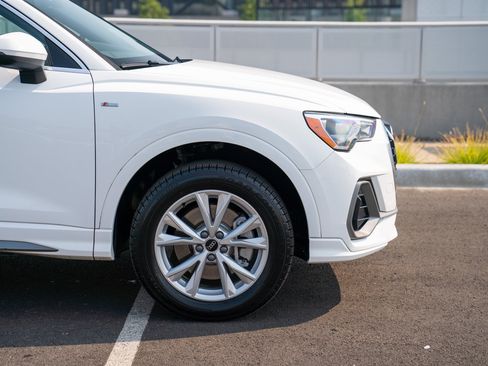 Used 2021 Audi Q3 2.0T Premium w/ Convenience Package AWD/4WD image 9