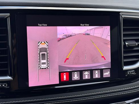 Used 2022 Chrysler Pacifica Limited image 13