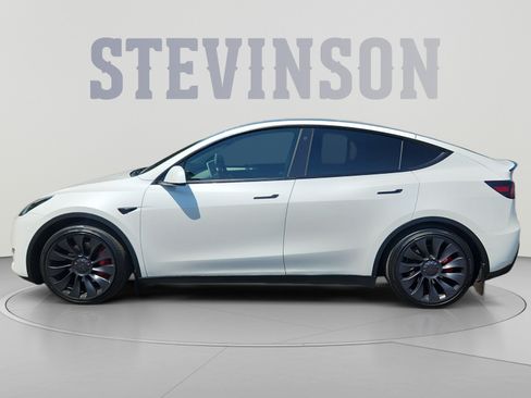 Used 2022 Tesla Model Y Performance AWD/4WD image 2