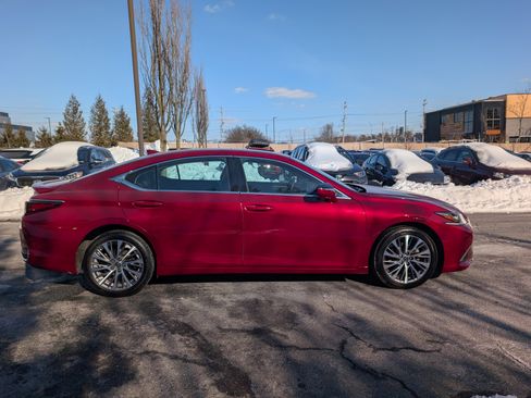 Certified 2021 Lexus ES 250 w/ Premium Package image 2