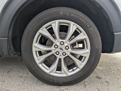 Used 2023 Ford Explorer Limited w/ Equipment Group 301A image 17