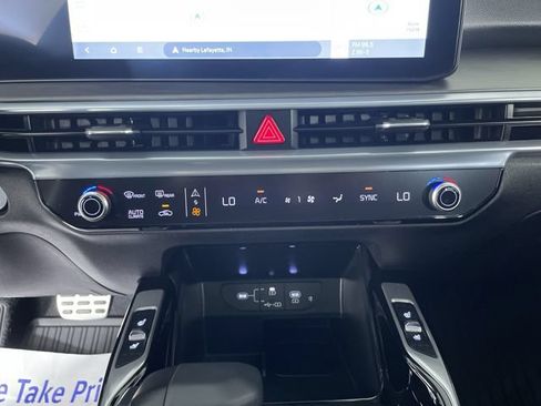Used 2024 Kia Sorento SX AWD/4WD image 24