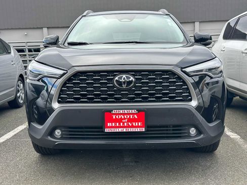 Certified 2024 Toyota Corolla Cross XLE image 2