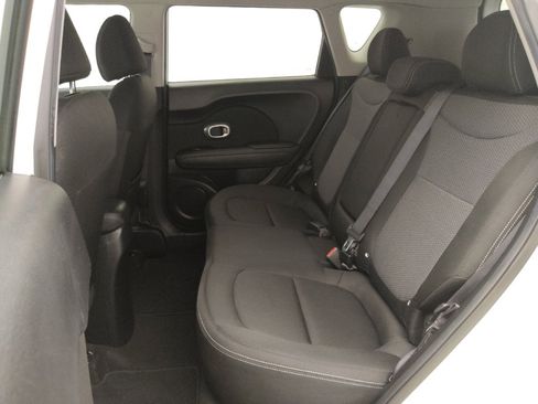 Used 2017 Kia Soul + image 18