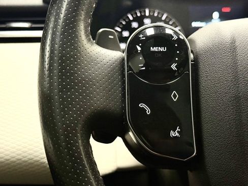 Used 2018 Land Rover Range Rover Velar S AWD/4WD image 19