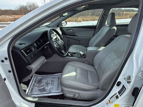 Used 2016 Toyota Camry XLE image 24