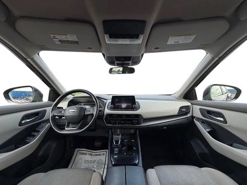 Used 2025 Nissan Rogue SV FWD image 10