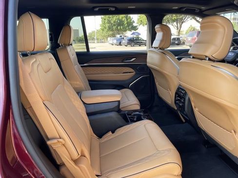 Used 2025 Jeep Grand Cherokee L Summit w/ Obsidian Package AWD/4WD image 29