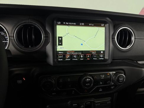Used 2023 Jeep Wrangler Unlimited Sahara w/ Cold Weather Group AWD/4WD image 17